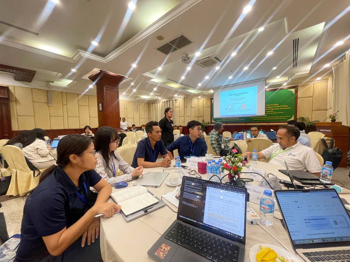 金边皇家大学媒体与传播系参加AUN-QA评估培训