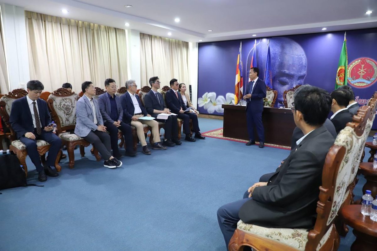 皇家金边大学与韩国鲜文大学于4月28日签署合作备忘录,双方将在师生互换、科学研究