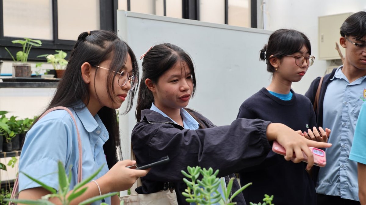 皇家金边大学工程学院联合大学企业合作中心,接待了来自柬埔寨卫理公会学校的师生参观