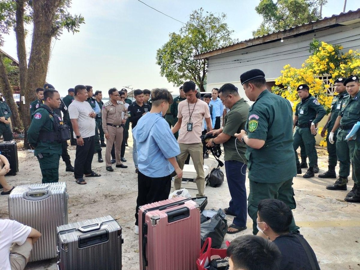 国公省警方突击PS宾馆 抓获17名电诈嫌疑人