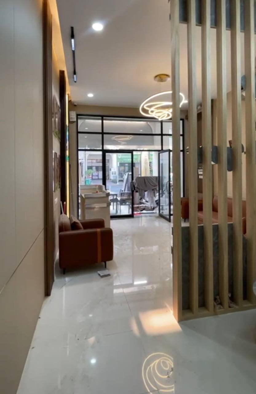 一号路炳发城大马路店铺出租