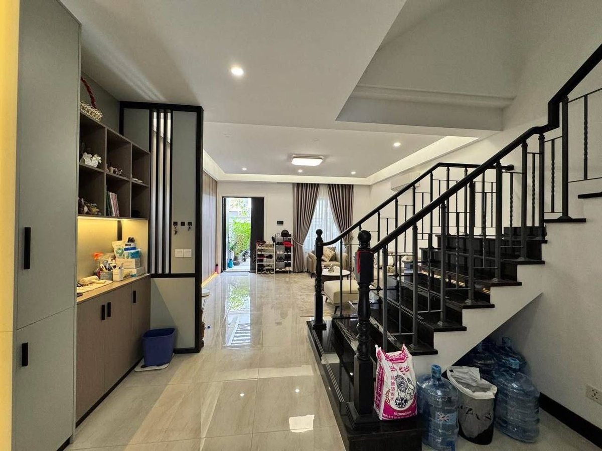 6A号公路Phnom Penh Park联排别墅出租 月租$1000 4房5卫