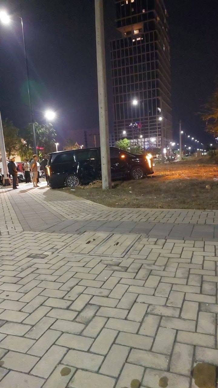 金边万谷湖交通事故寻人