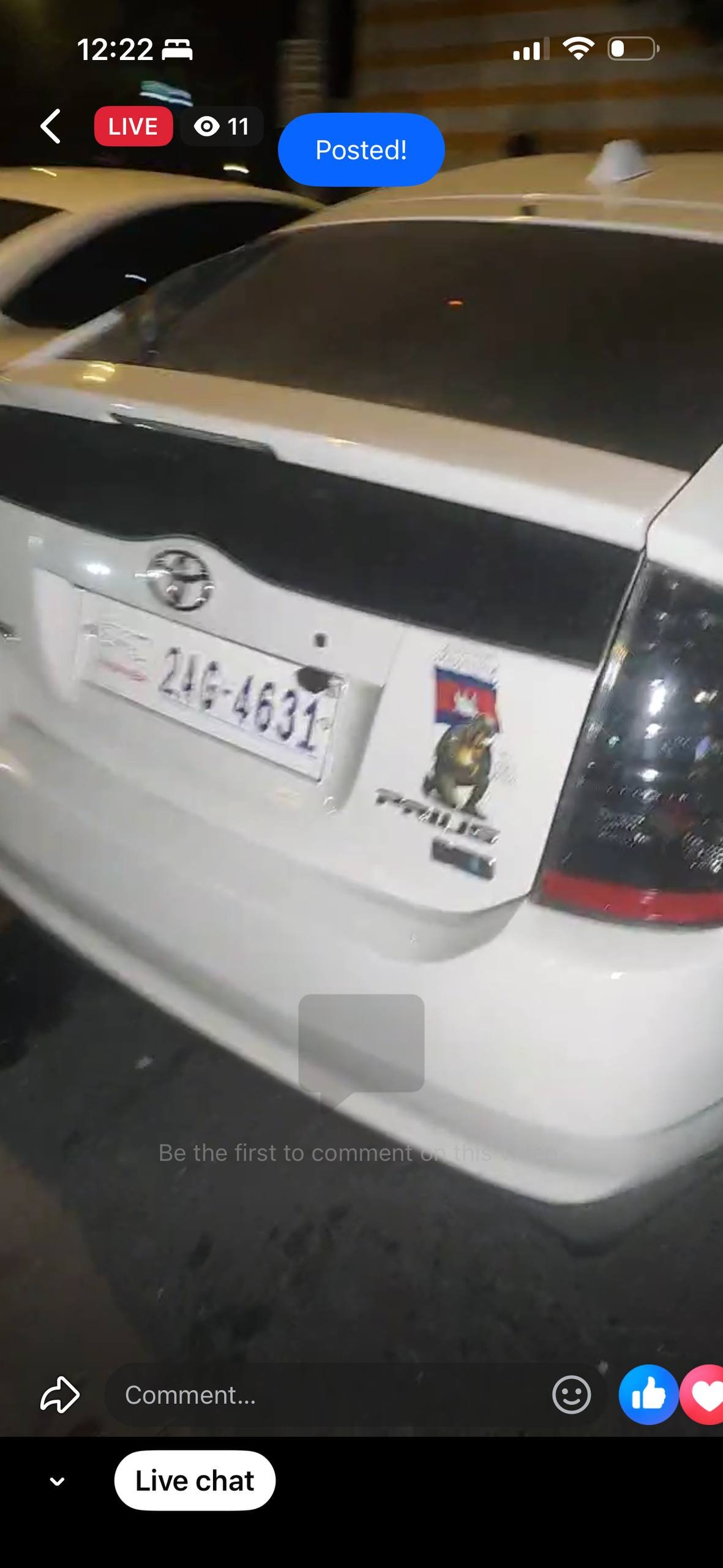 金边发生WowNow外卖车与普锐斯轿车碰撞事故