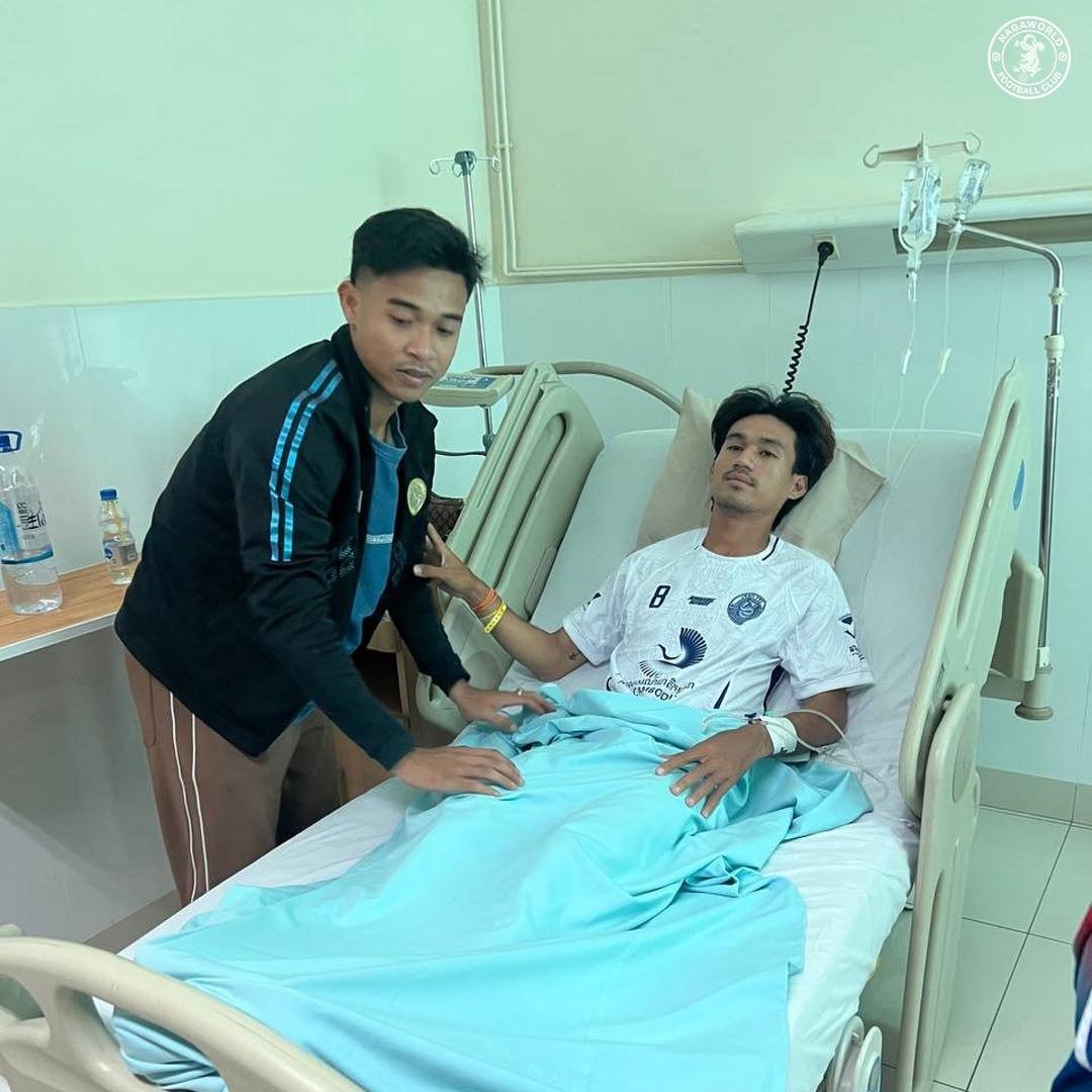 运动员瑞·利恒向努·戴维特致歉