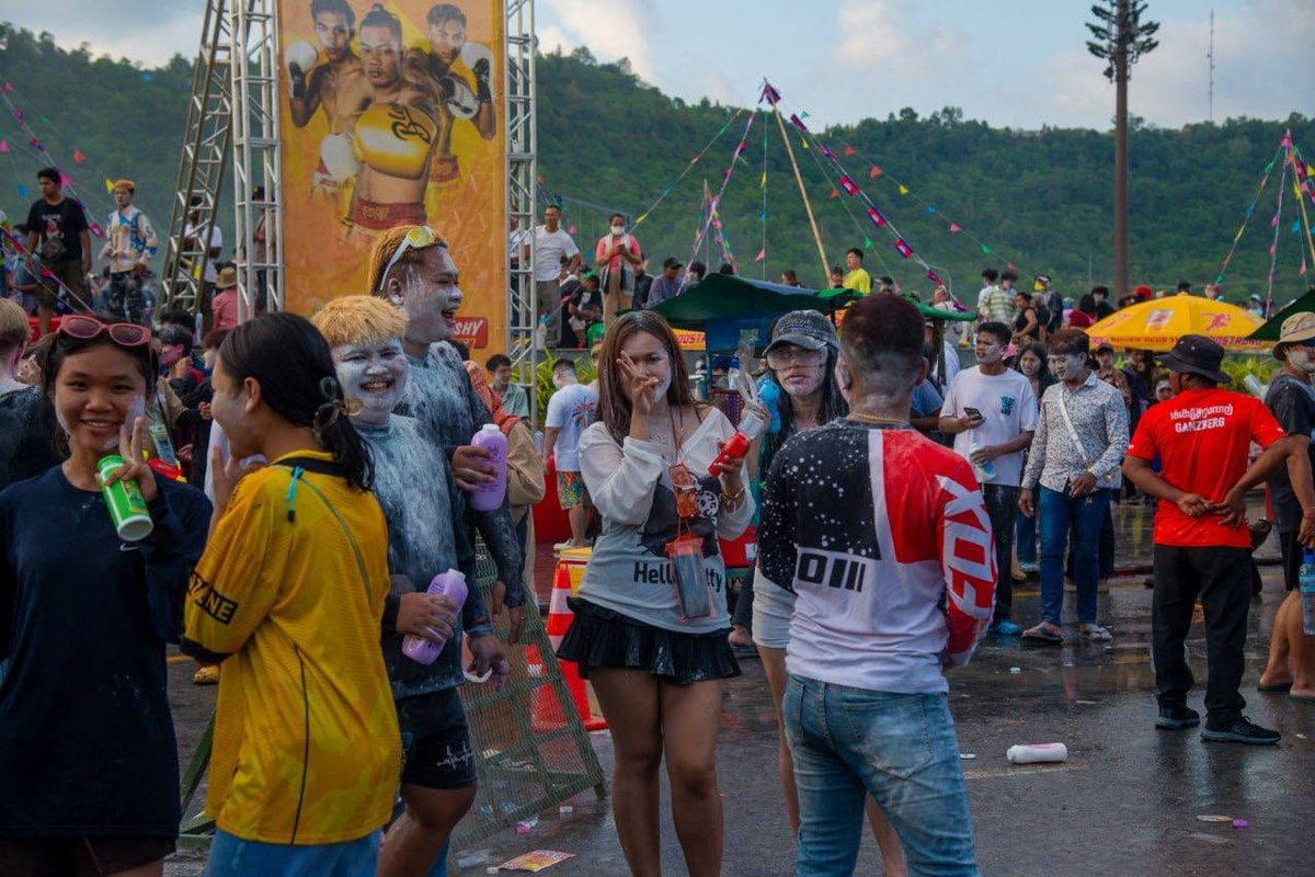 西哈努克市宋干节庆祝活动第二天现场