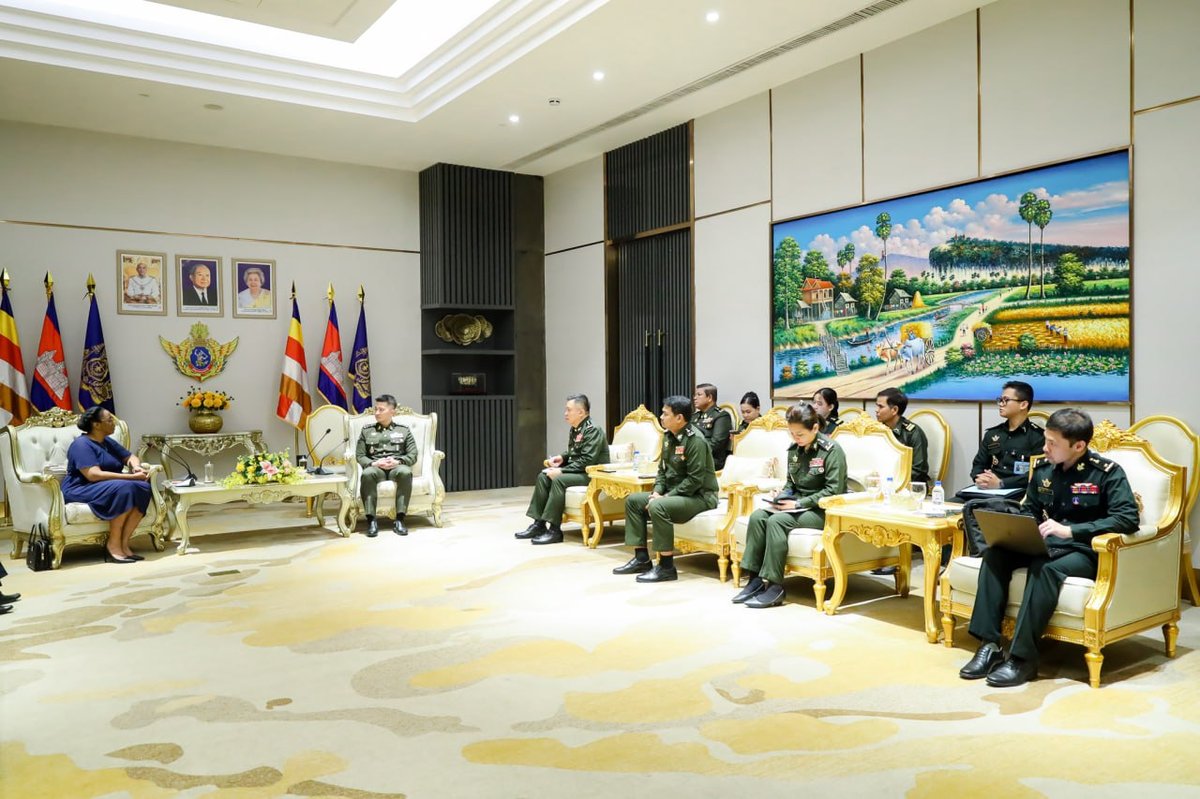 柬埔寨国防部官员会见古巴驻柬大使