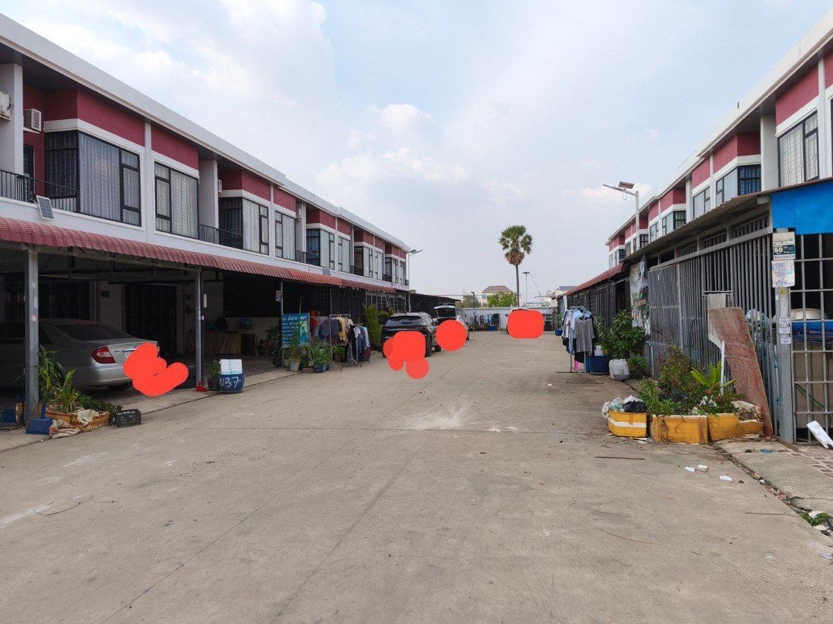 金边堆奔区Borey Rumchek附近联排别墅出售