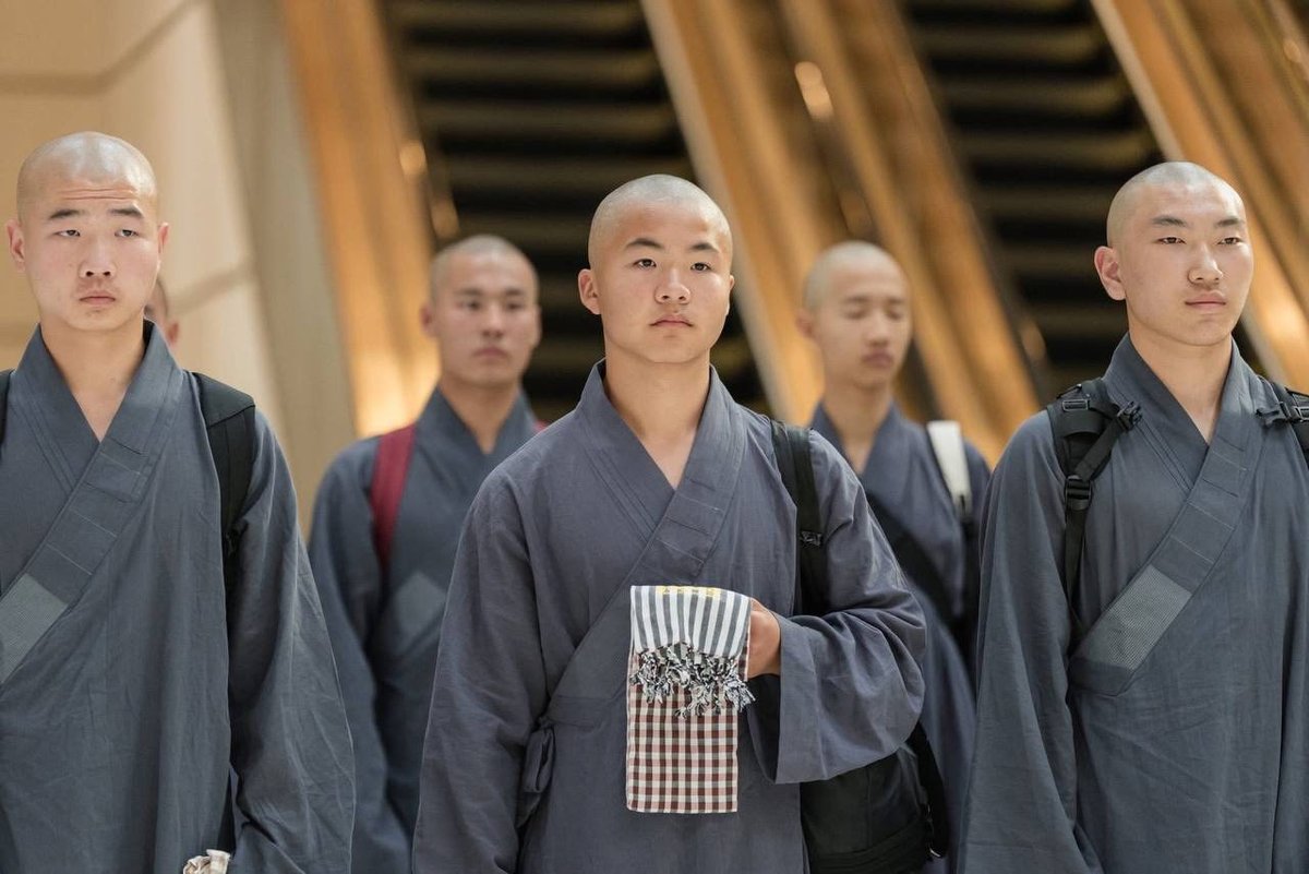 少林武僧团抵达柬埔寨 4月30日巴戎寺举行中柬武术交流节