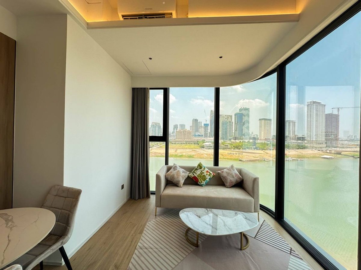 Vue Aston现代两居室公寓出租,享绝美河景