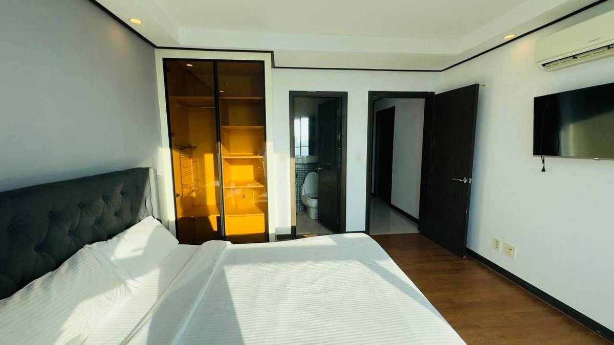 位于BKK1核心地段的De Castle Royal公寓现有一套13层三房四卫单