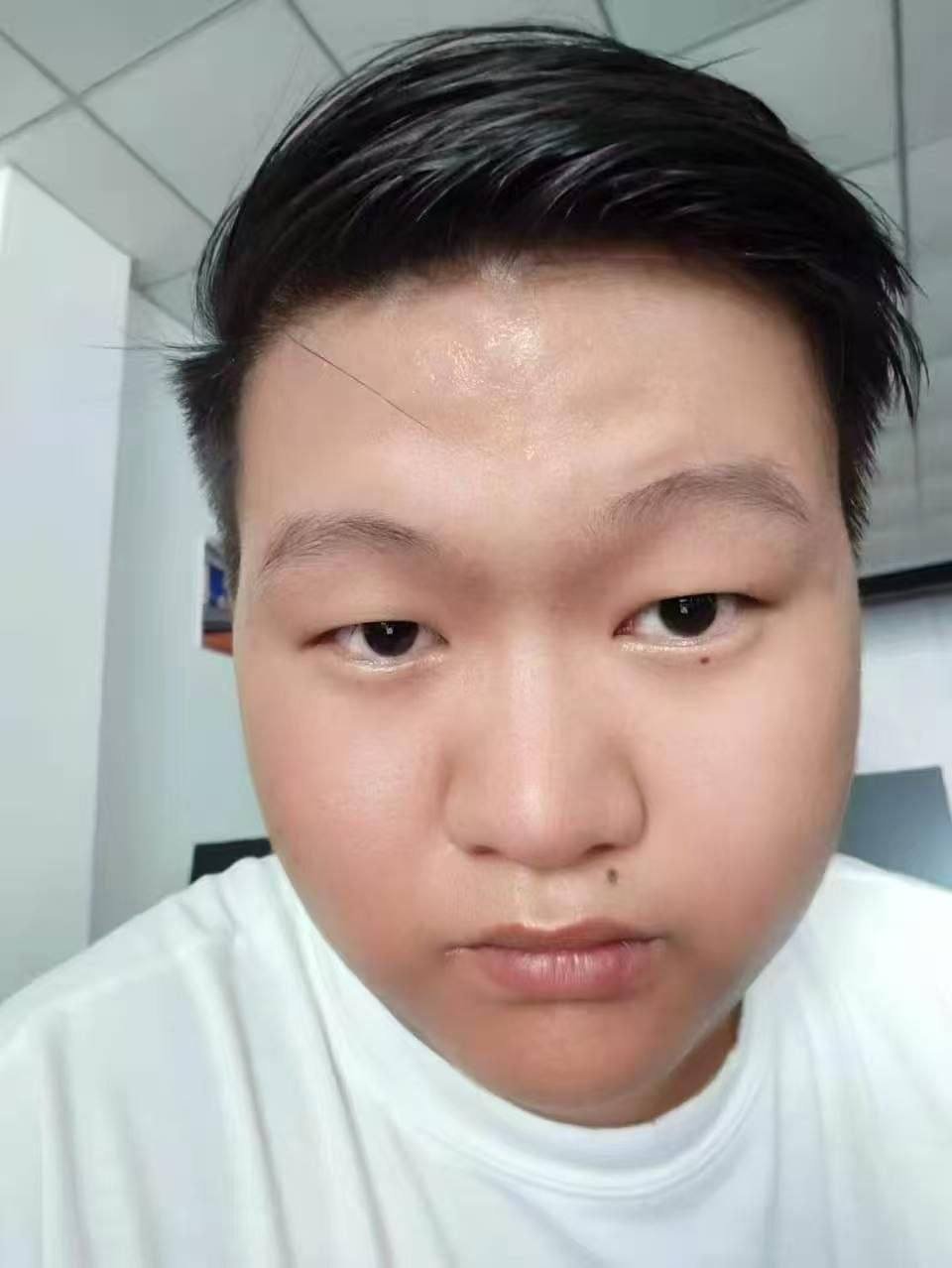 陕西乾县小伙闫海刚在柬埔寨失联八个月,家人焦急寻人