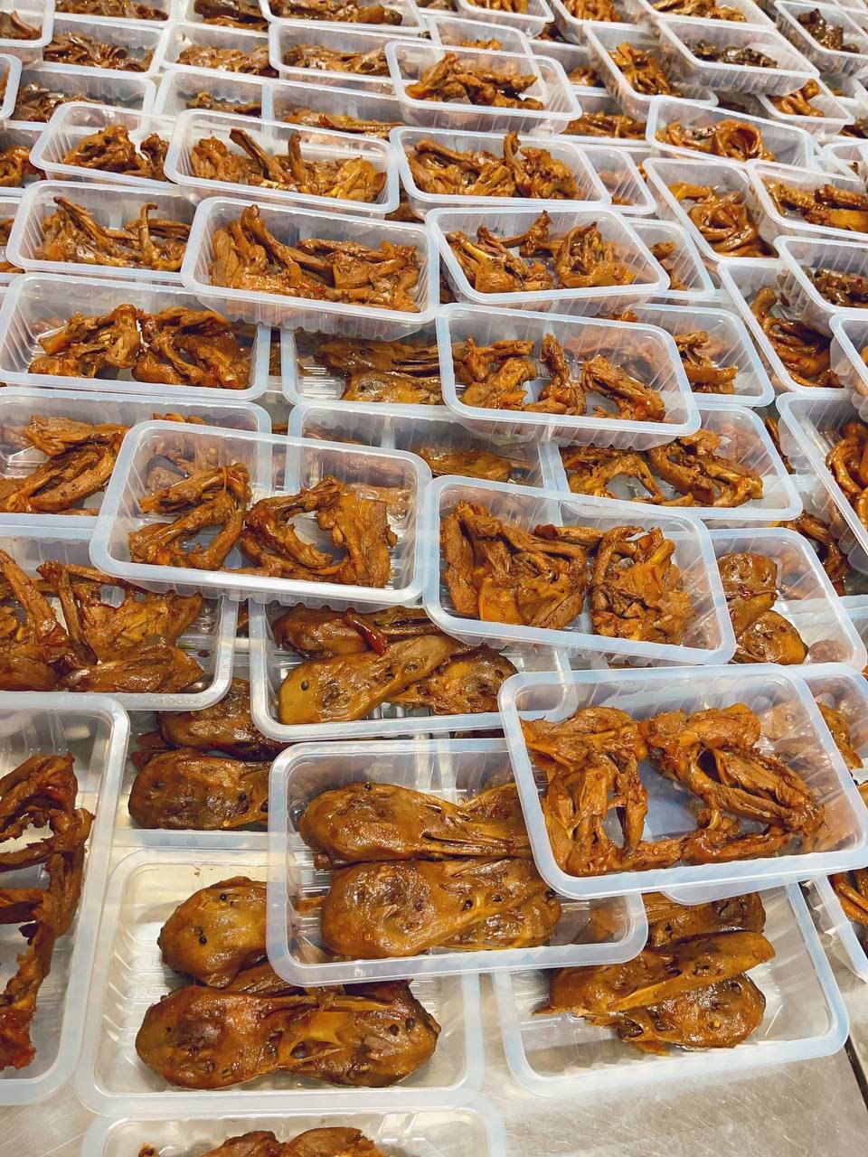 周黑鸭木牌店