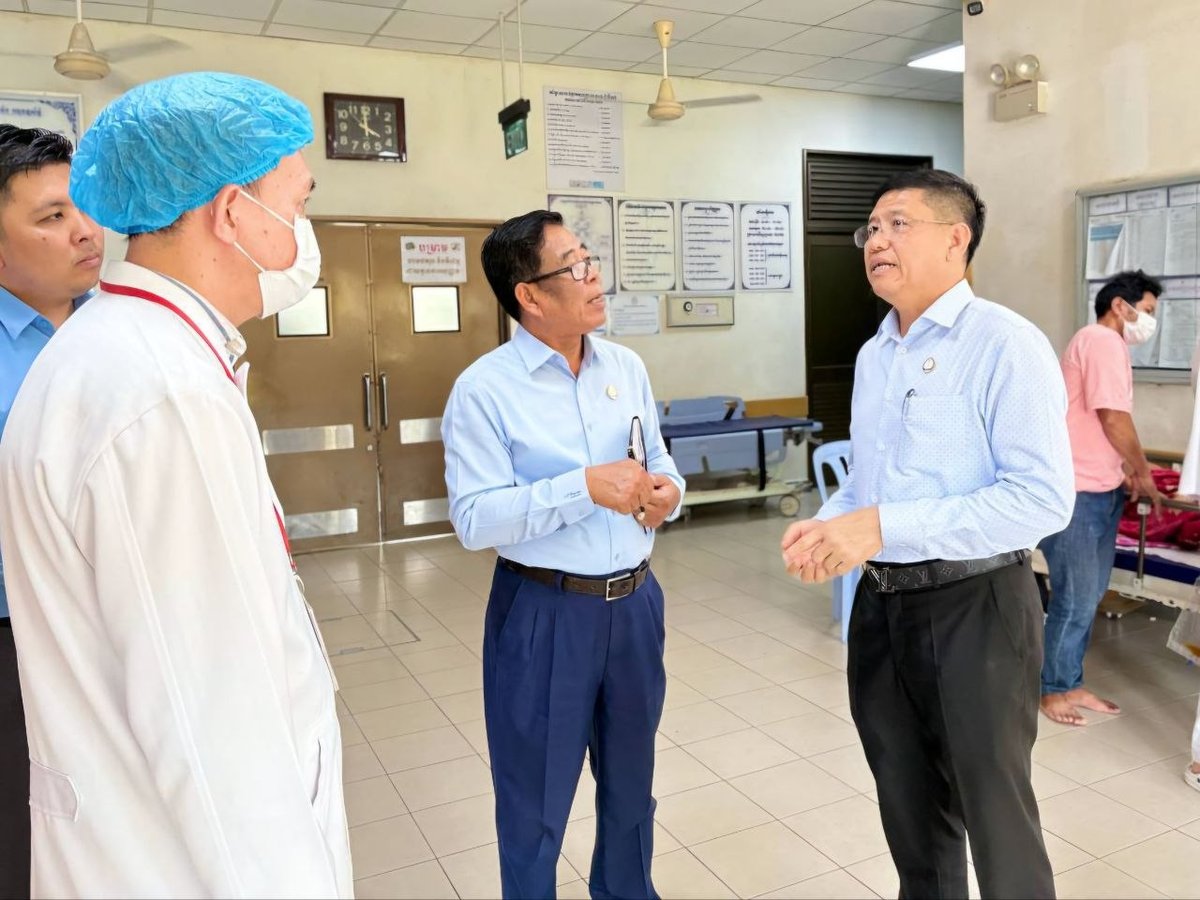 柬埔寨卫生部官员视察西哈努克省转诊医院