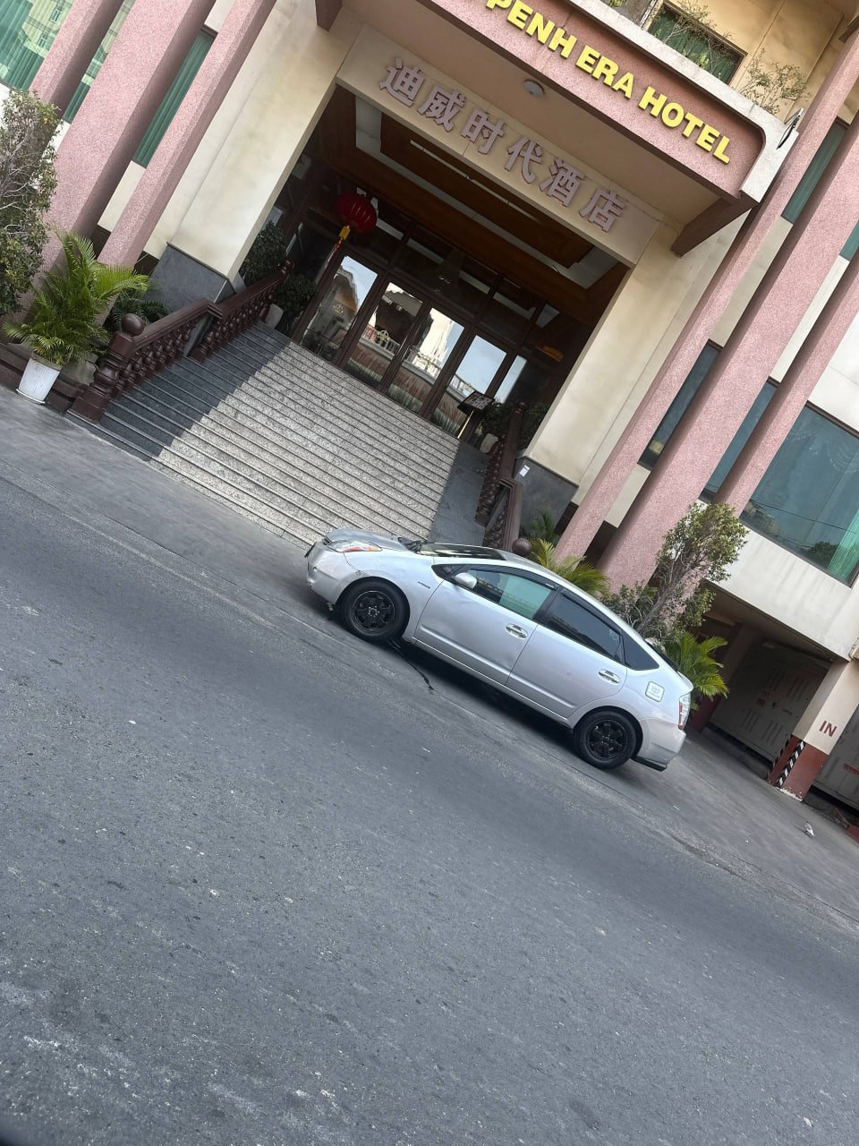 金边迪威时代酒店发生突袭抓捕事件