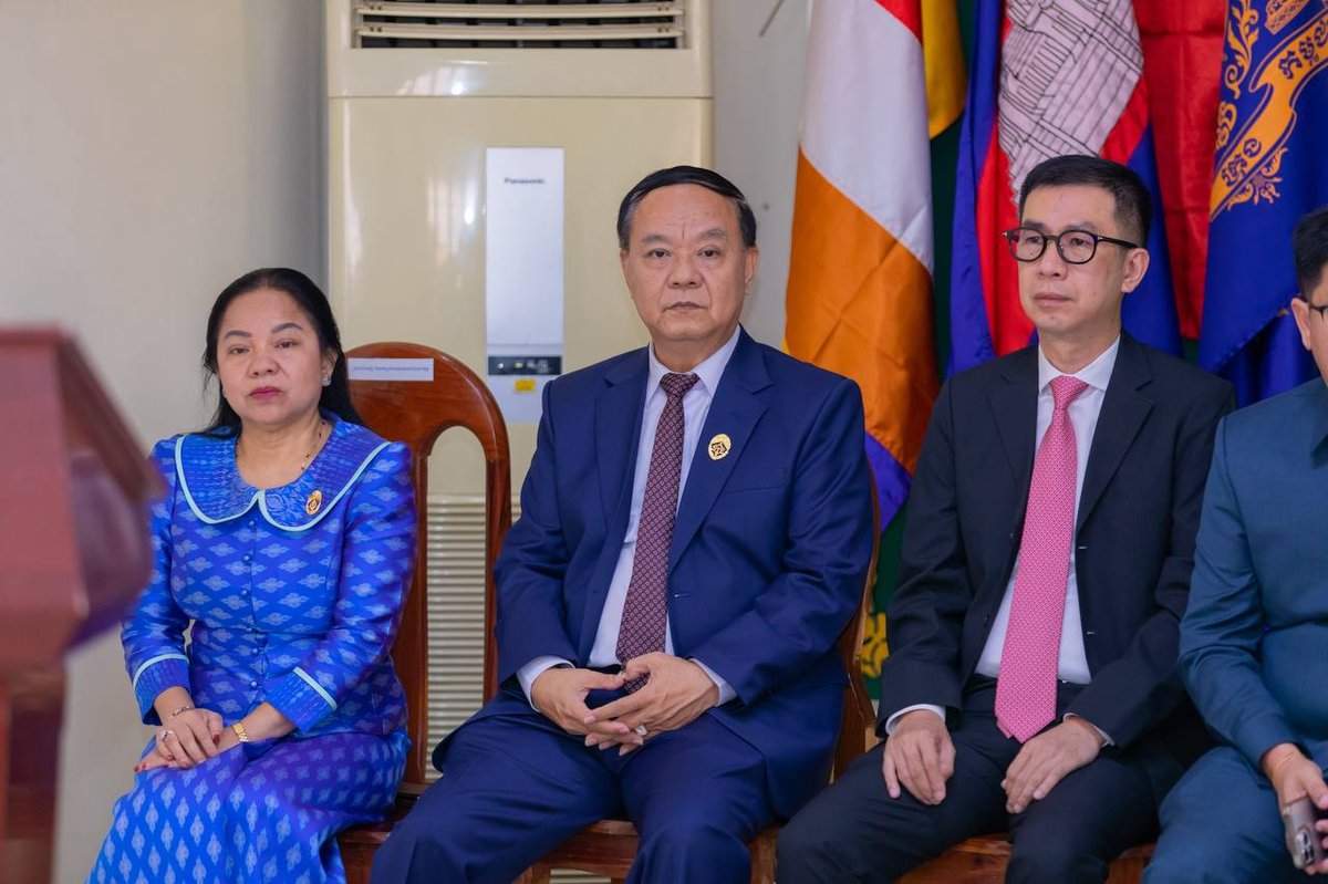 国家法院外争议解决局与国公省行政当局签署纠纷调解合作谅解备忘录