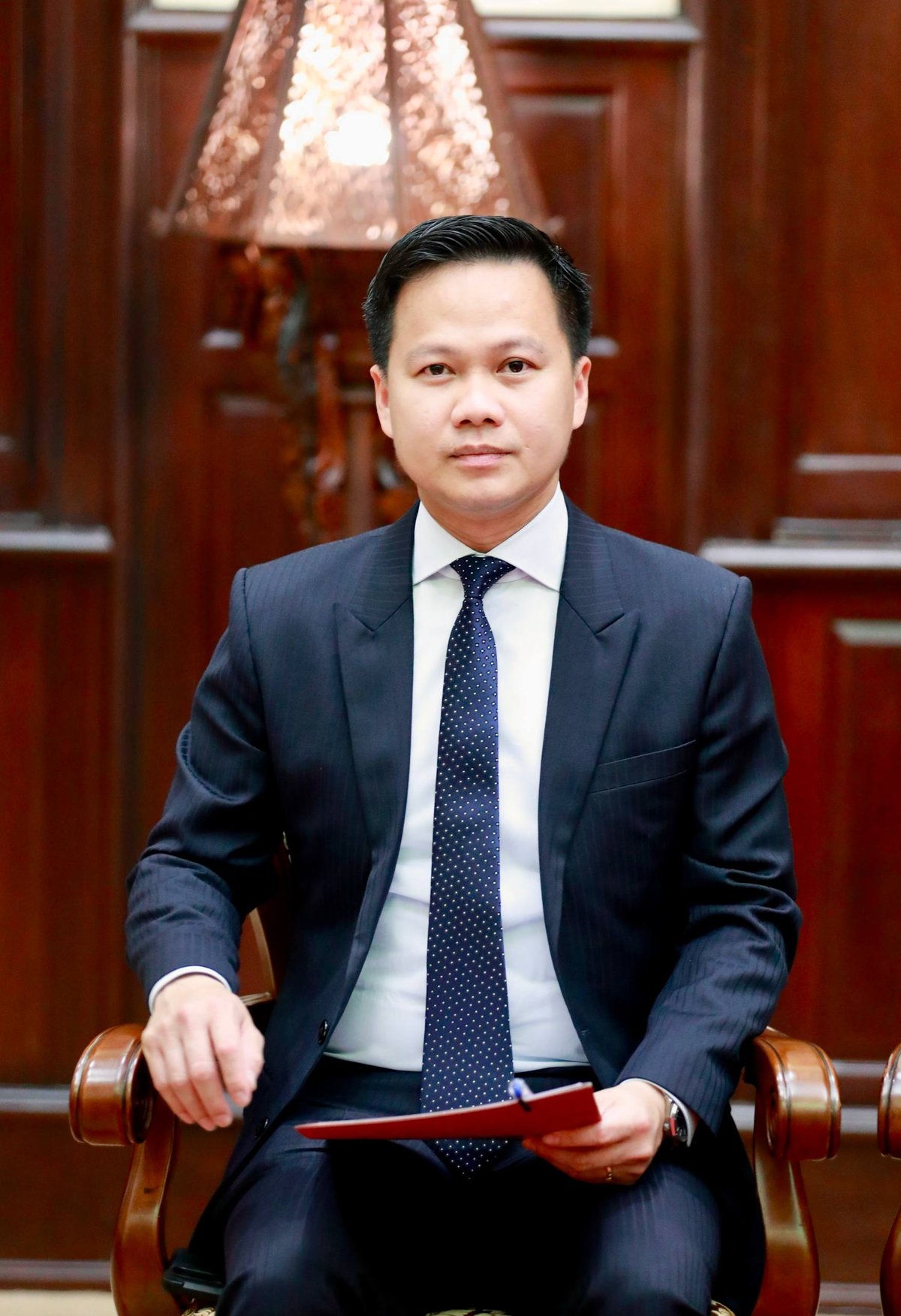 柬埔寨司法部长高乐会见加拿大驻柬大使