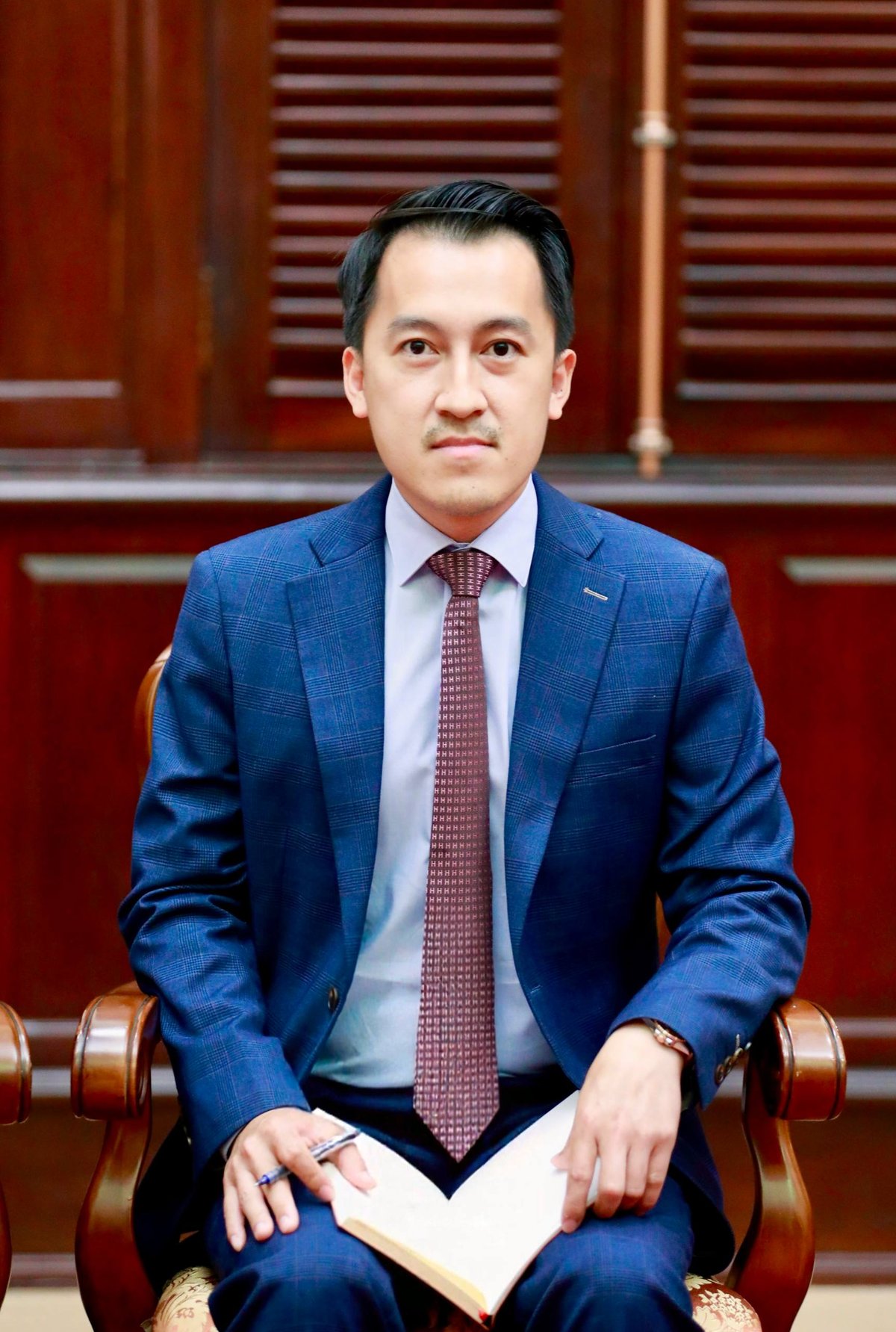 柬埔寨司法部长高乐会见加拿大驻柬大使