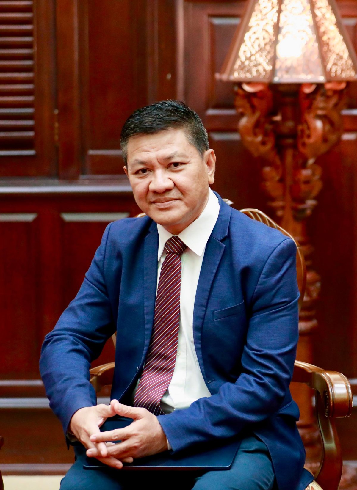 柬埔寨司法部长高乐会见加拿大驻柬大使