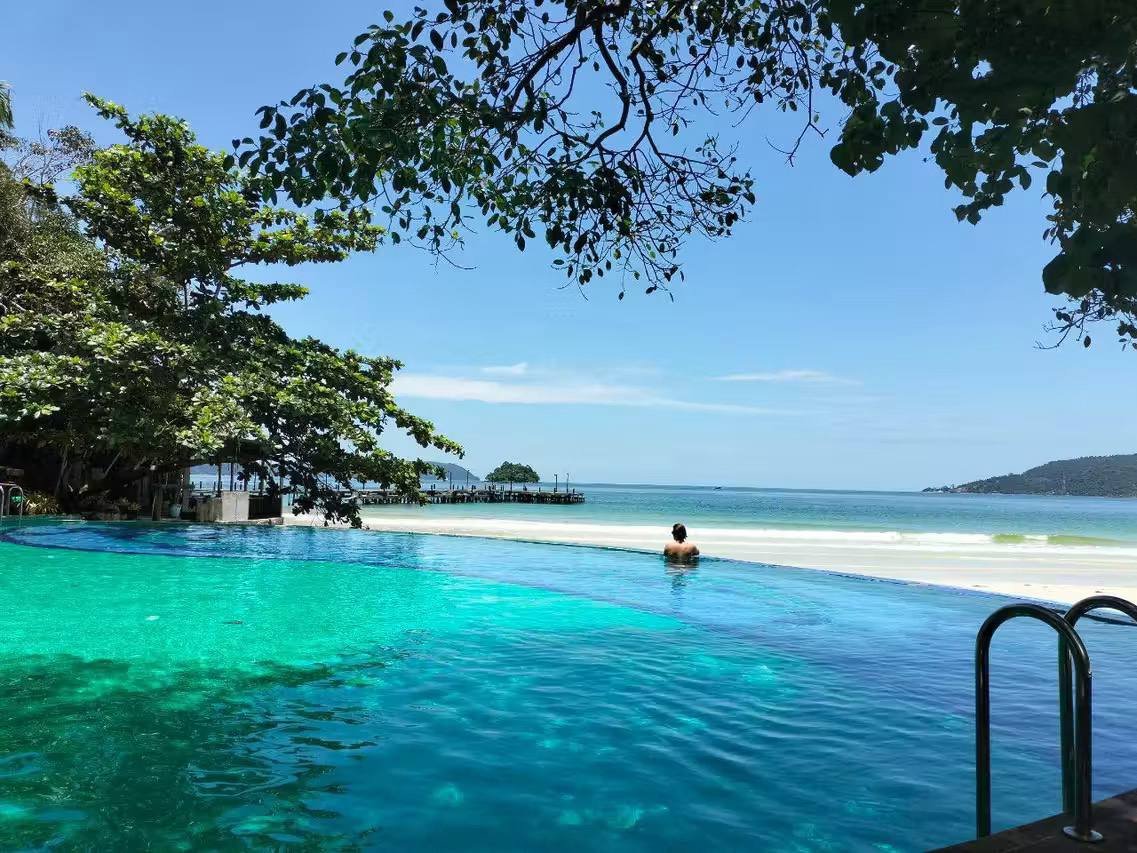 4K Hill Beach Hotel