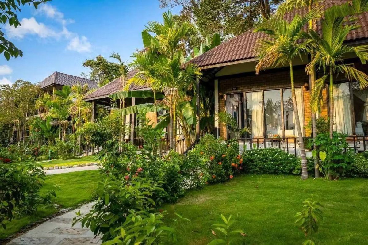 4K Hill Beach Hotel