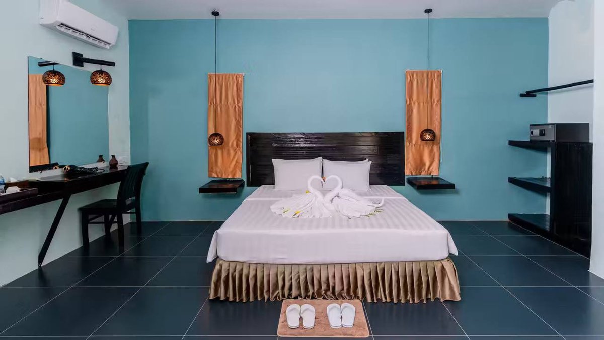 4K Hill Beach Hotel