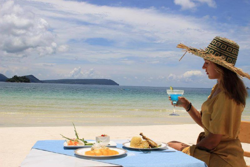 红色帆船酒店 (Scarlet Sails Resort)