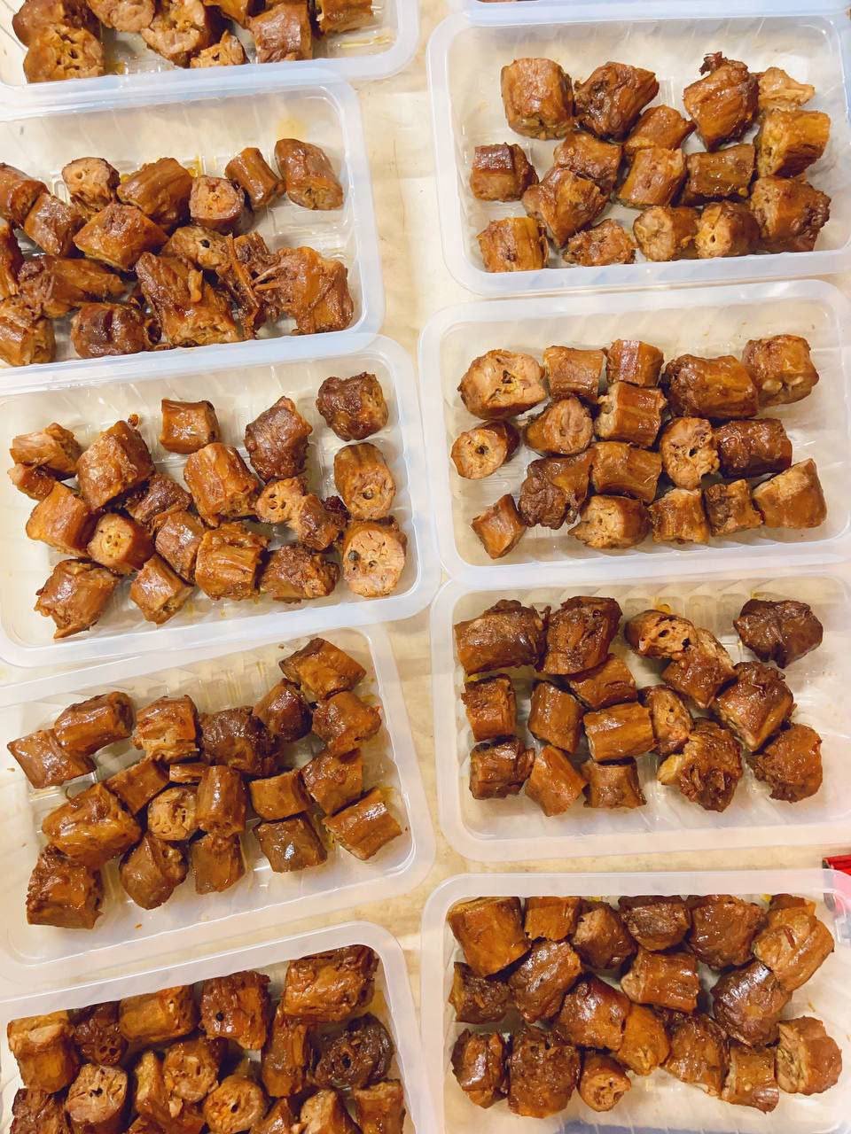 周黑鸭木牌店卤味促销