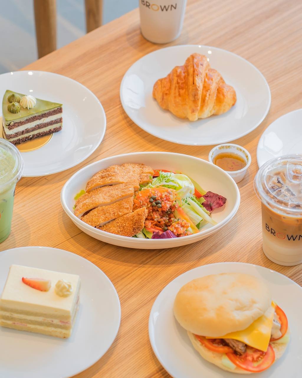 Brown Coffee Kmall Prek Thnoat新店开业