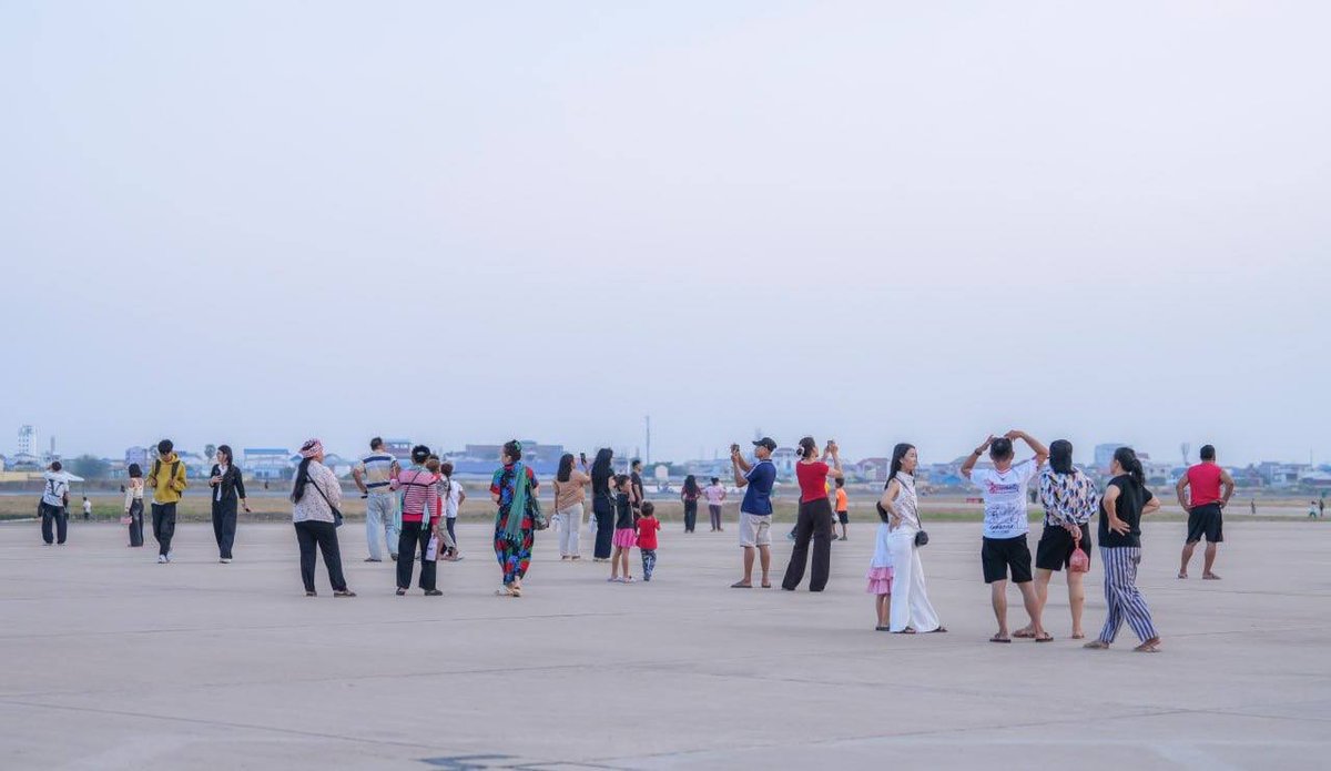 金边旧机场转型公共公园试运行,吸引逾万民众参观