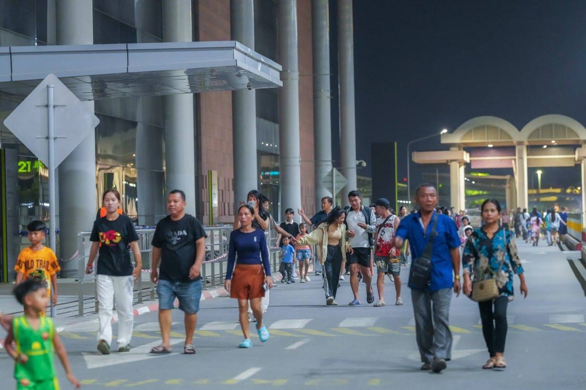 金边旧机场转型公共公园试运行,吸引逾万民众参观