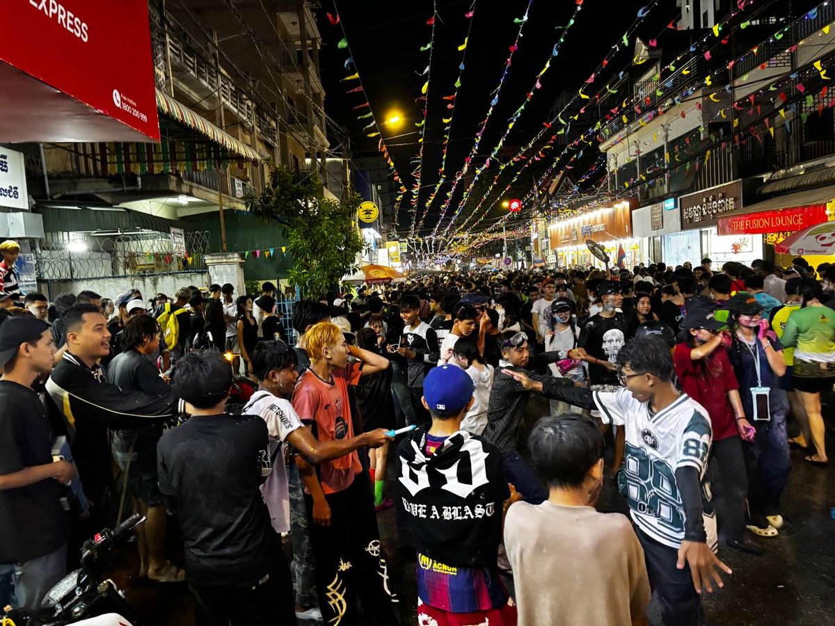 金边提前开启柬新年庆祝活动