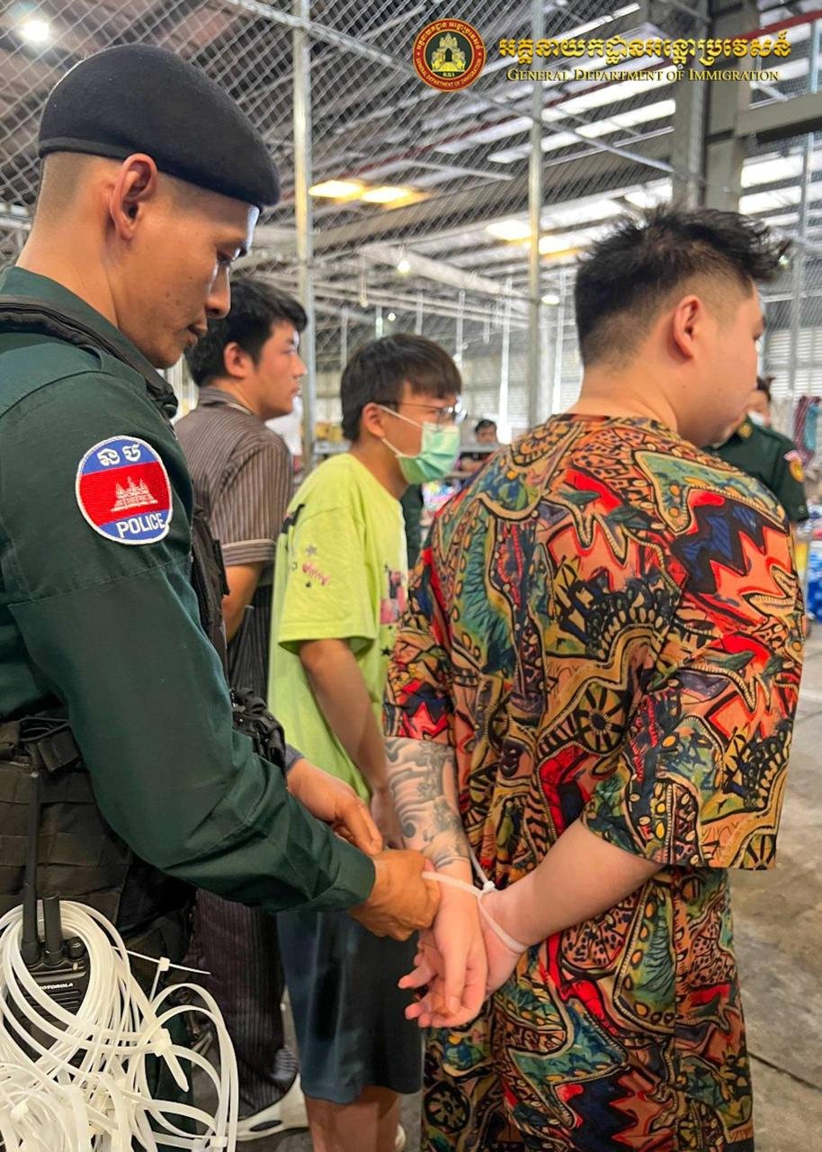 柬埔寨遣返327名涉电诈中国籍人员