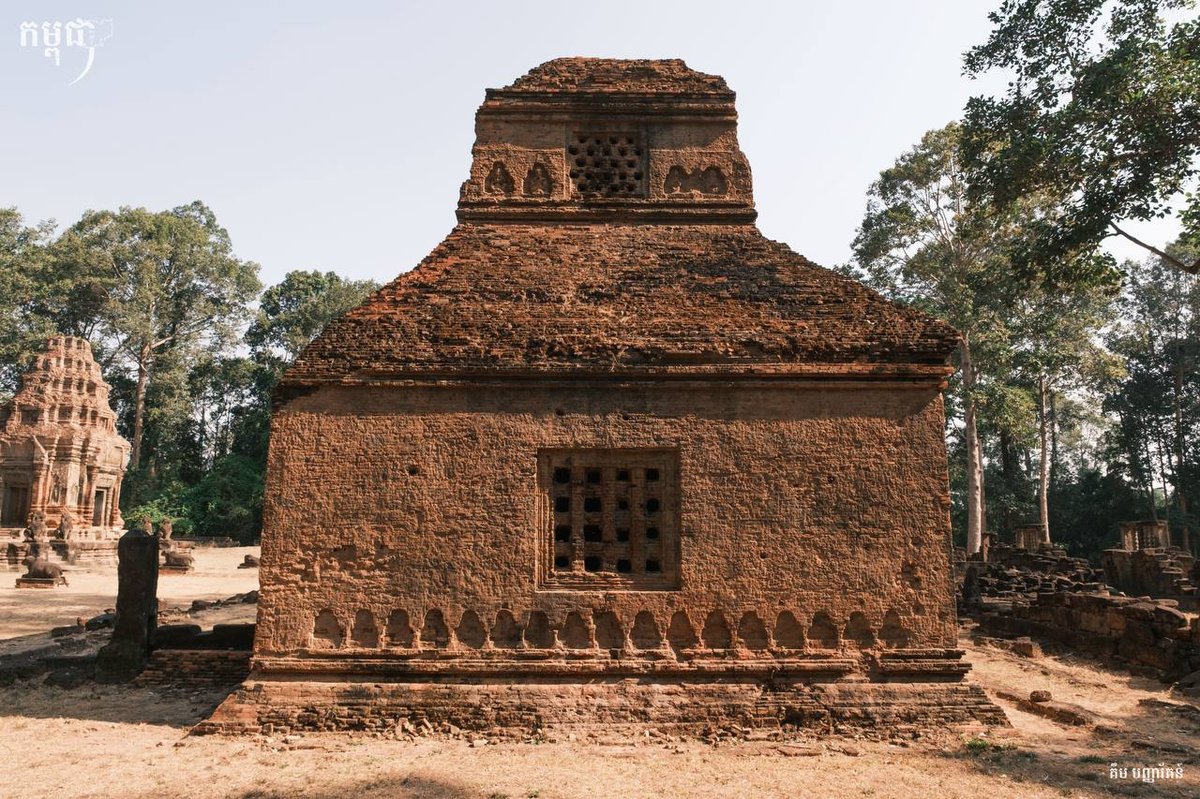 关于神牛寺(Preah Ko)的历史背景介绍