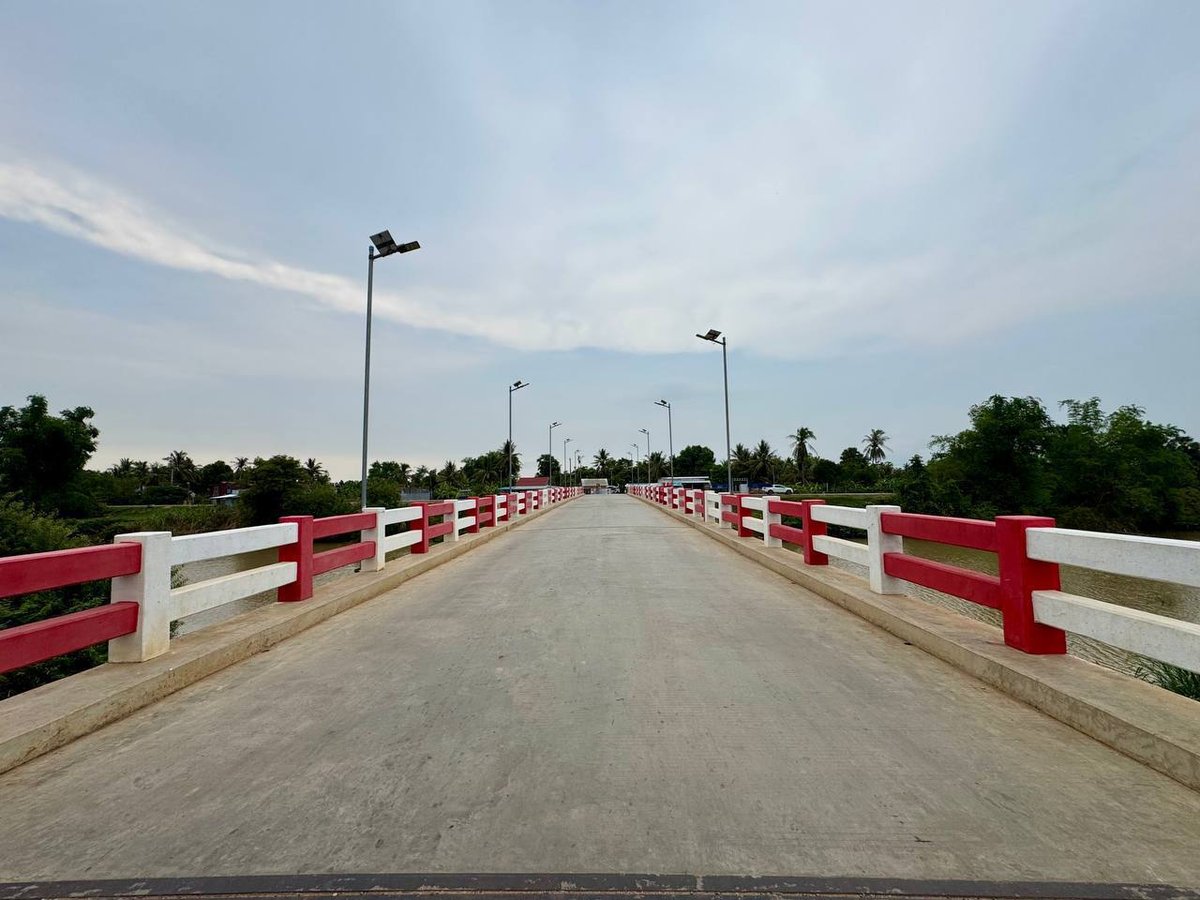 菩萨省干丁县混凝土桥梁及道路工程正式通过验收