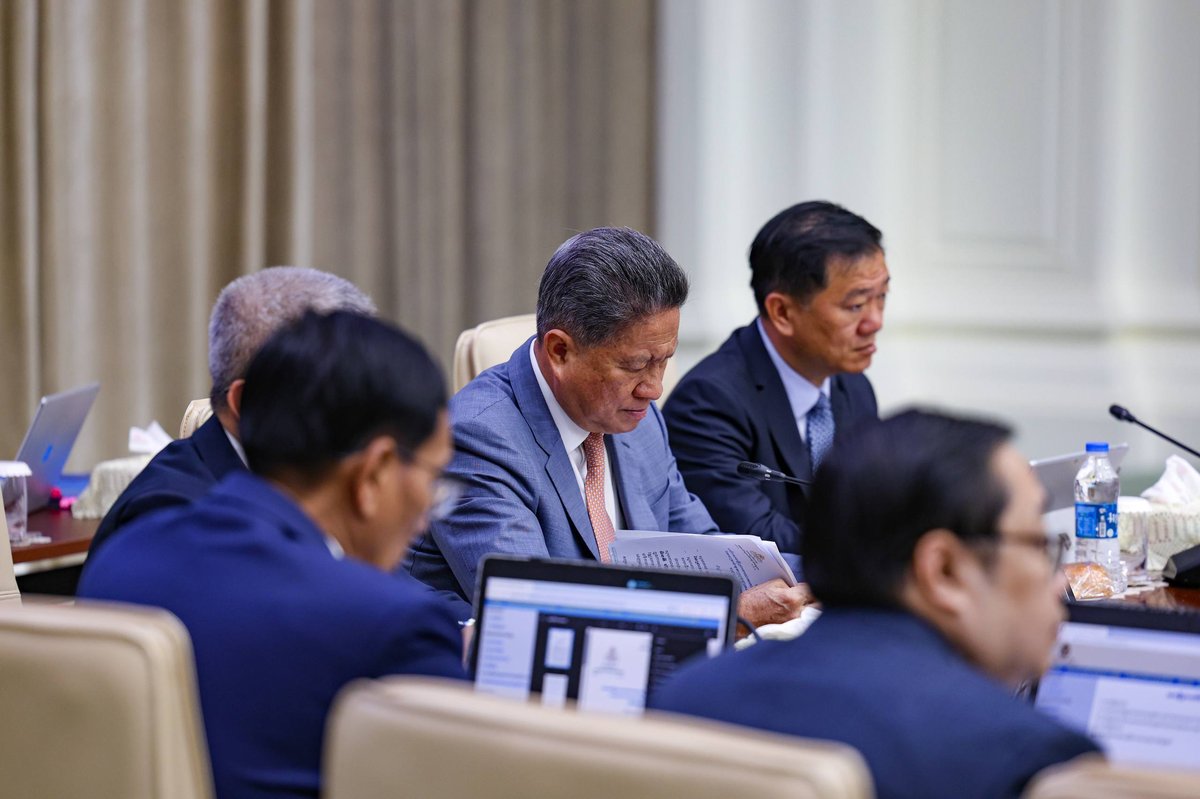 洪玛奈主持内阁全体会议 审议五角战略及道路法修订