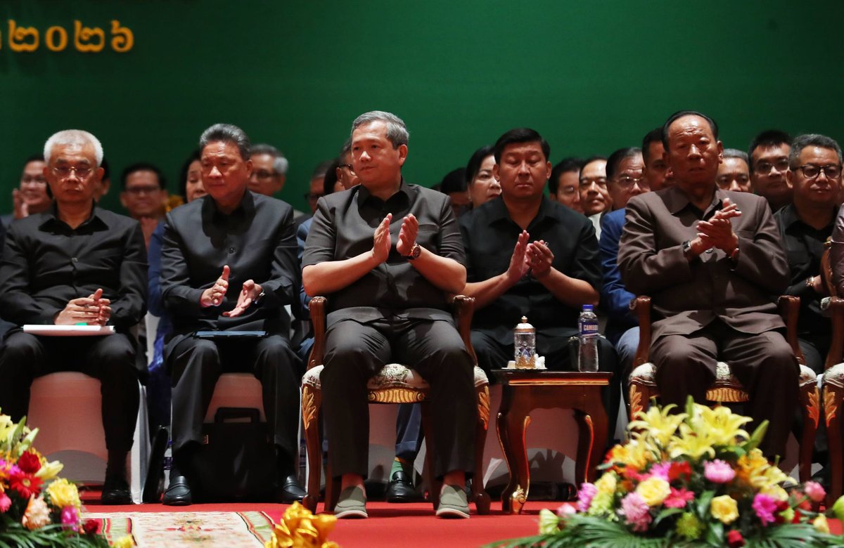洪森出席金边各级政府部门会议 强调基层行政执行力