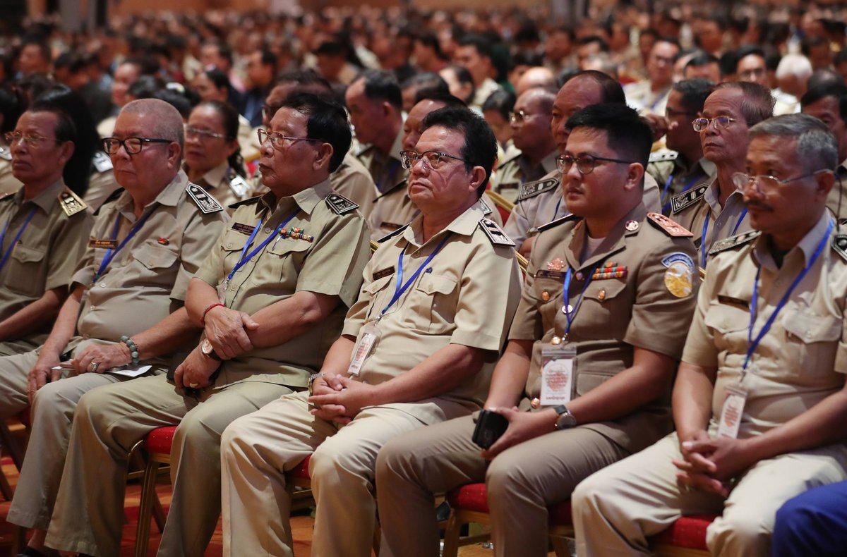 洪森出席金边各级政府部门会议 强调基层行政执行力