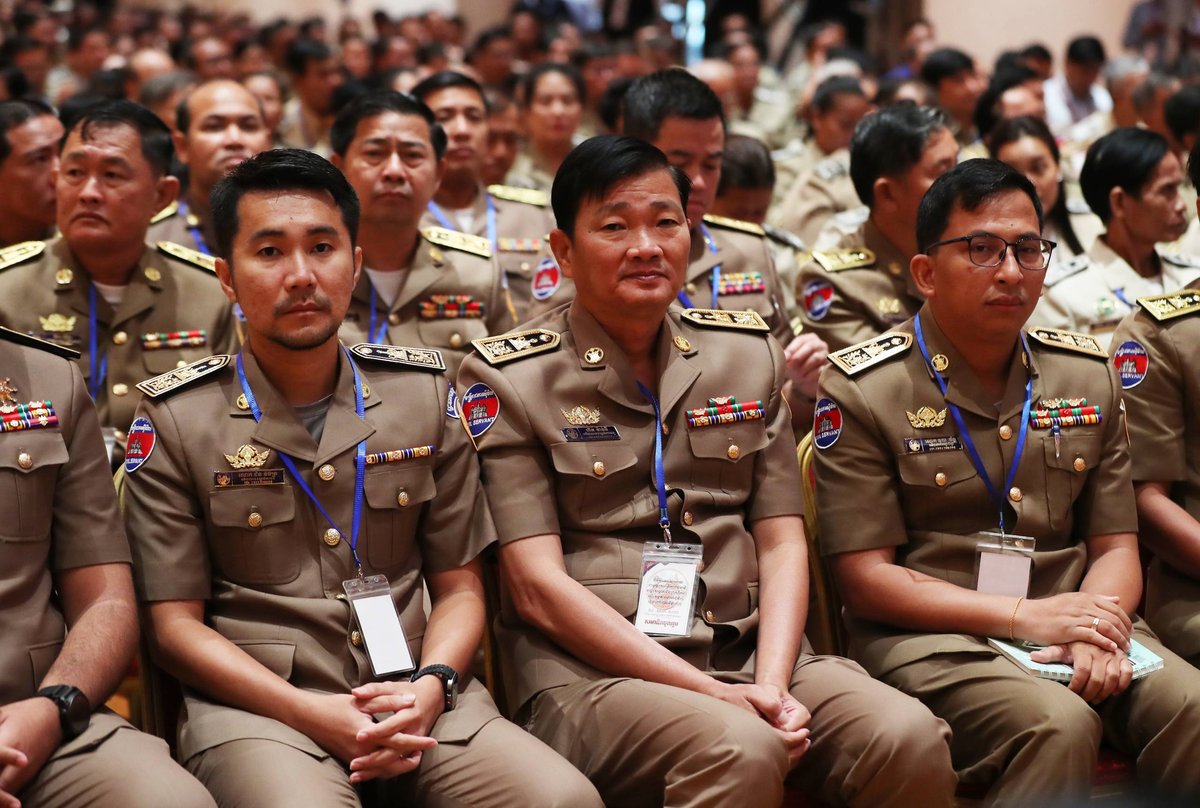 洪森出席金边各级政府部门会议 强调基层行政执行力