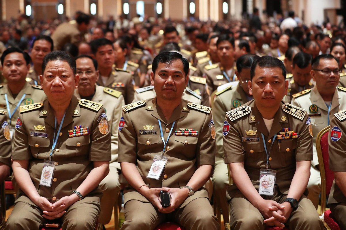 洪森出席金边各级政府部门会议 强调基层行政执行力