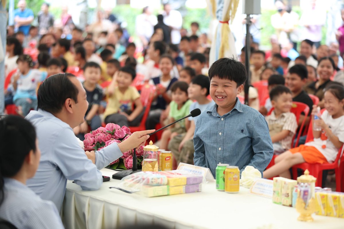 涅帕达出席新闻部国际儿童节庆祝活动 并向员工子女发放礼品