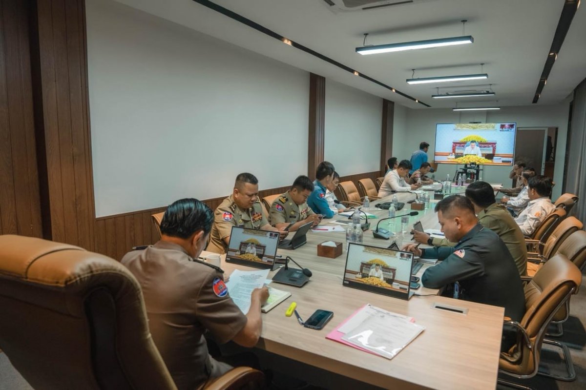 暹粒省召开2025年交通安全总结会 部署2026年工作