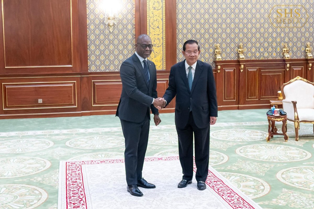 洪森会见贝宁新任驻柬大使 接受国书递交