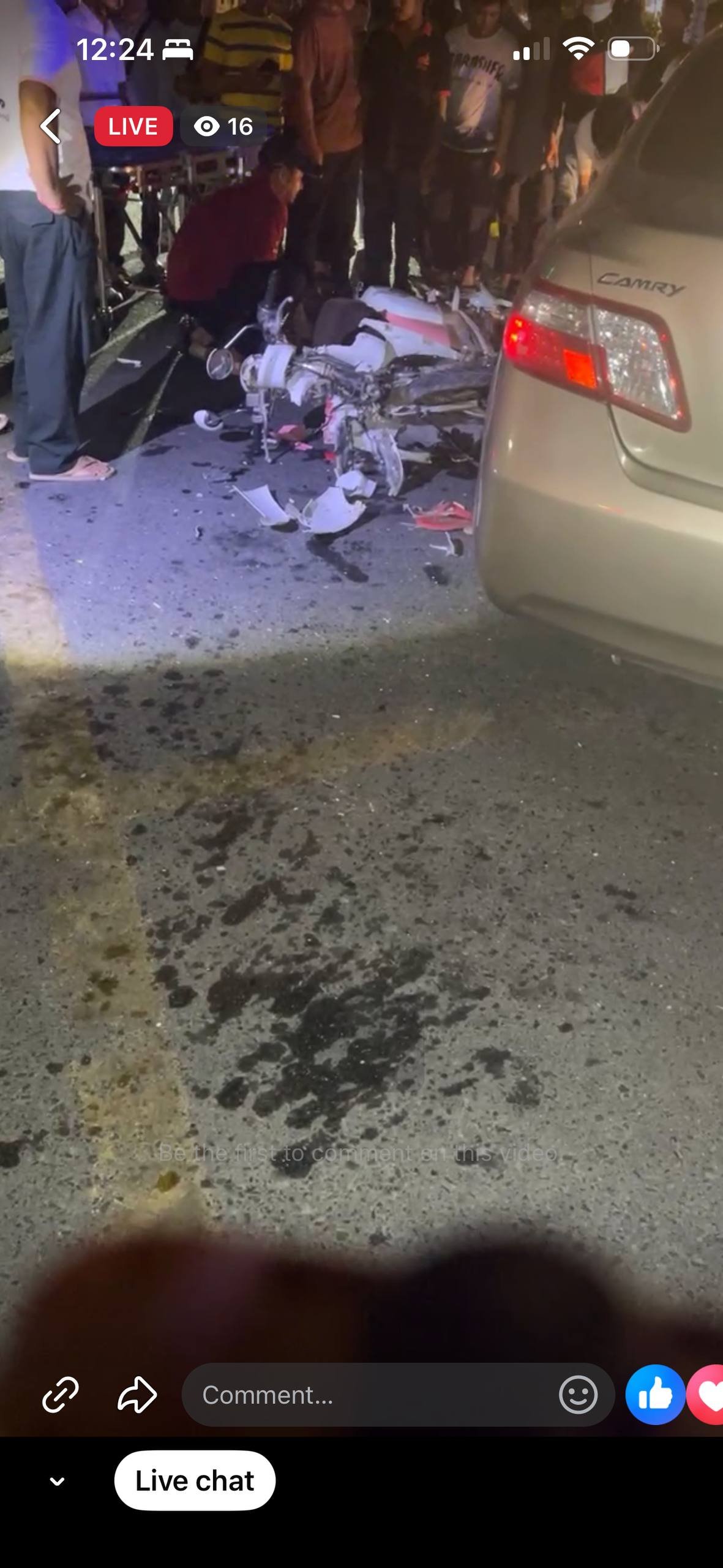 金边发生交通事故 媒体现场直播报道