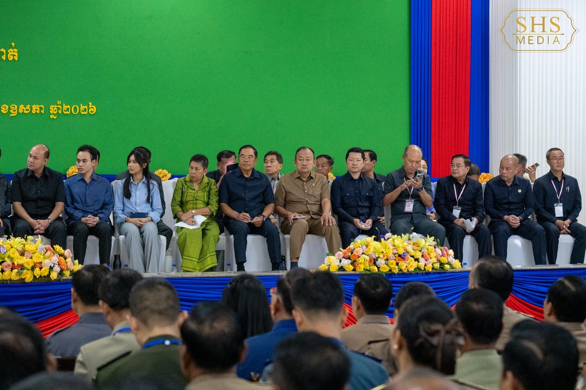 洪森在柴桢大学主持座谈会 会见地方各级行政官员