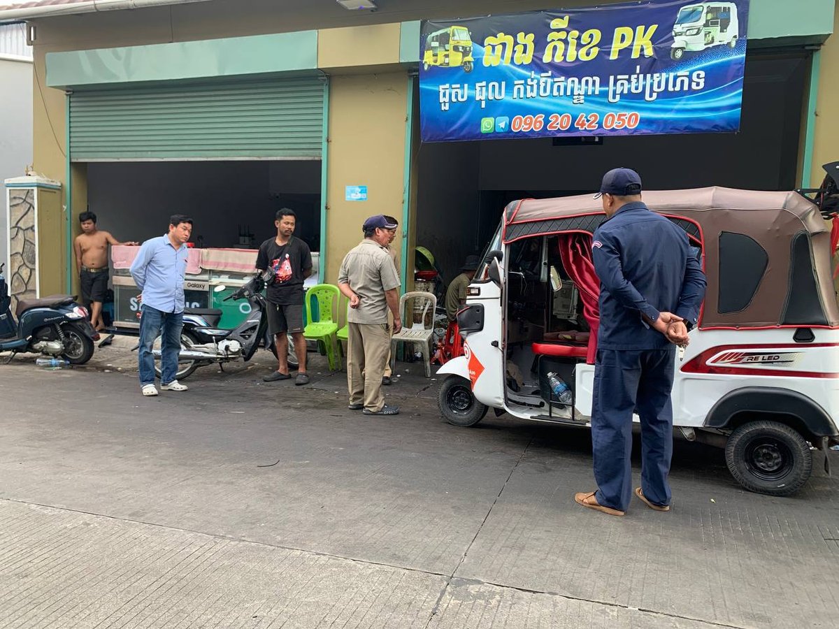 西哈努克市第2分区开展环境整治 解决垃圾堆放及秩序问题