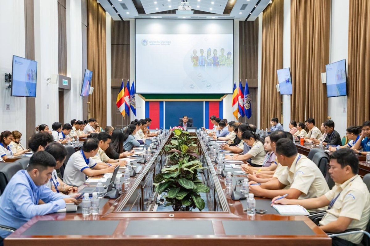 柬埔寨国家社会保障基金局召开月度工作总结会议 优化社保服务