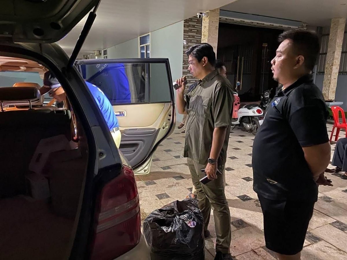 干拉省勒德县突查诈骗窝点 查获数百件设备嫌犯逃离
