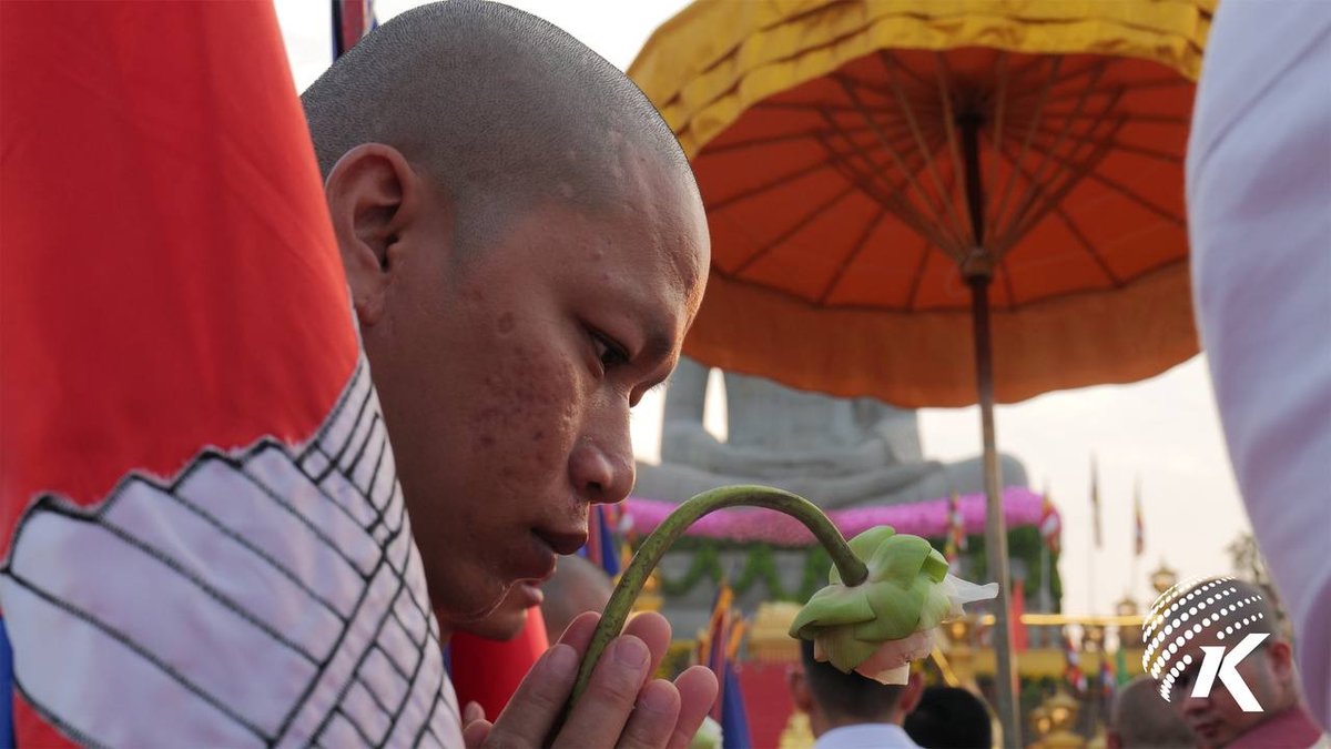 金边内观佛教中心举办卫塞节庆祝活动 数千信众参与