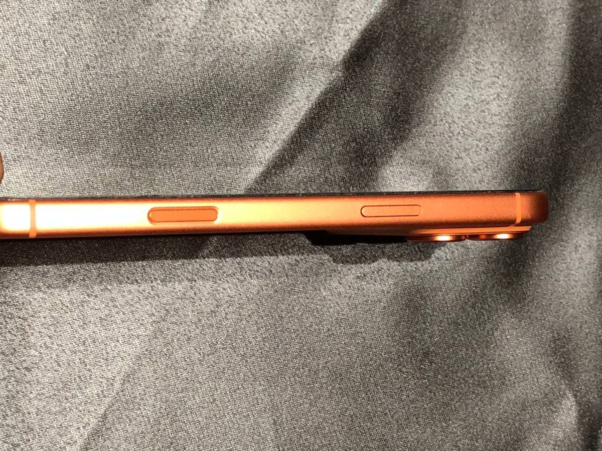 西港转让iPhone17ProMax 256G国行 电池100% $1250